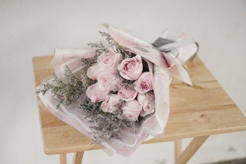 2 ดอกกุหลาบสีชมพู