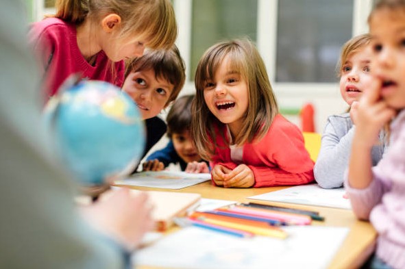 การเลือกโรงเรียนอนุบาลให้ลูก ปัจจัยที่ควรรู้ก่อนตัดสินใจ